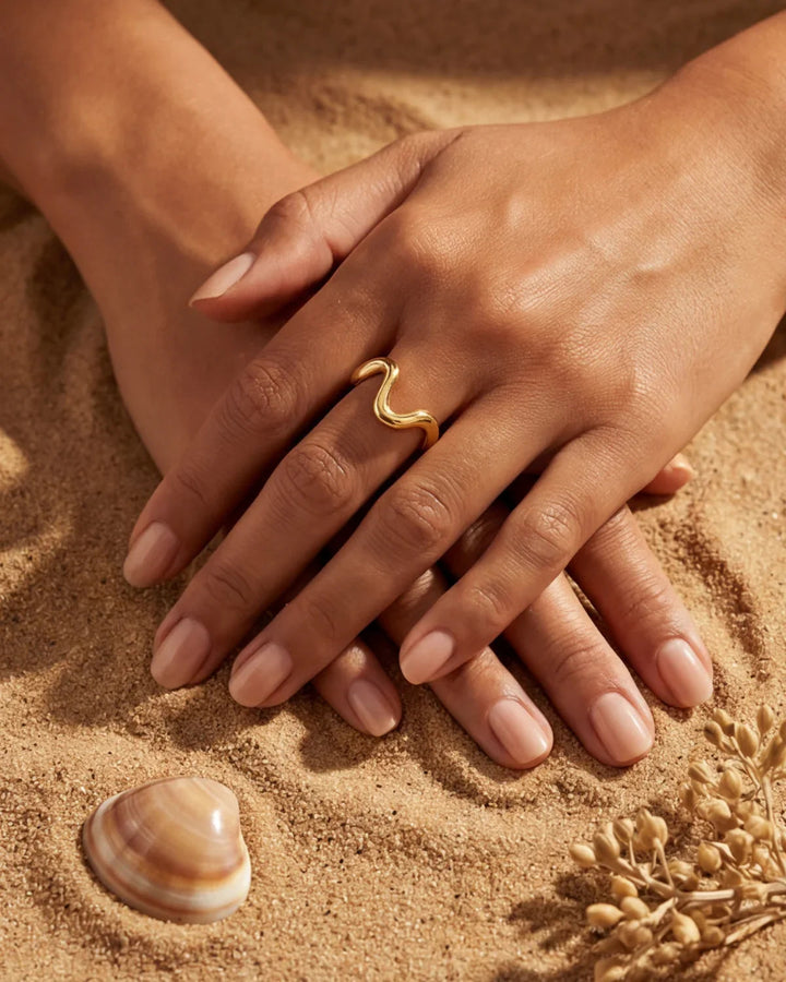 Daphne | Wavy Ring