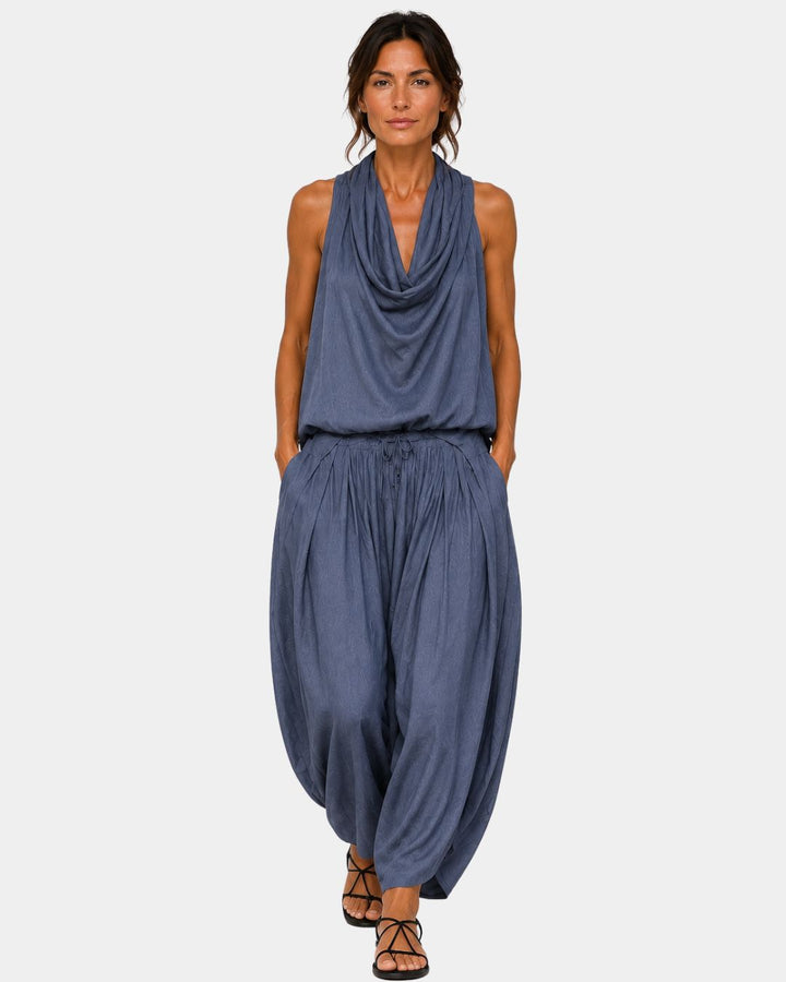 Emmeline | Outfit with sleeveless top and trousers