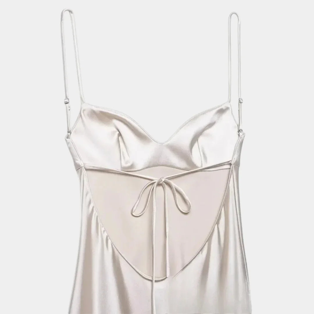 Camille | Romantic elegance with a modern touch