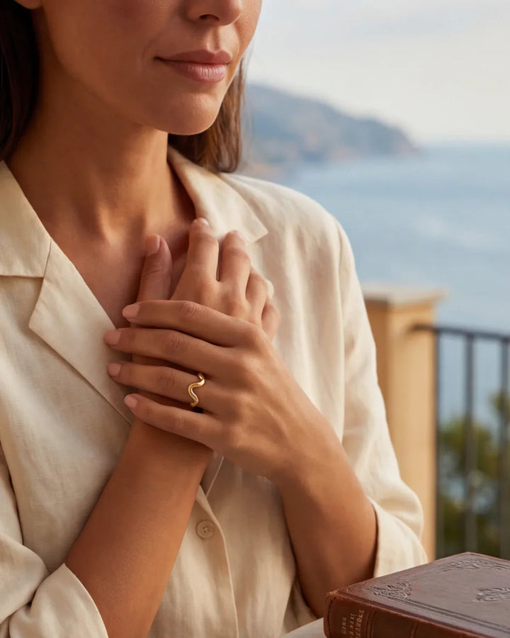 Daphne | Wavy Ring