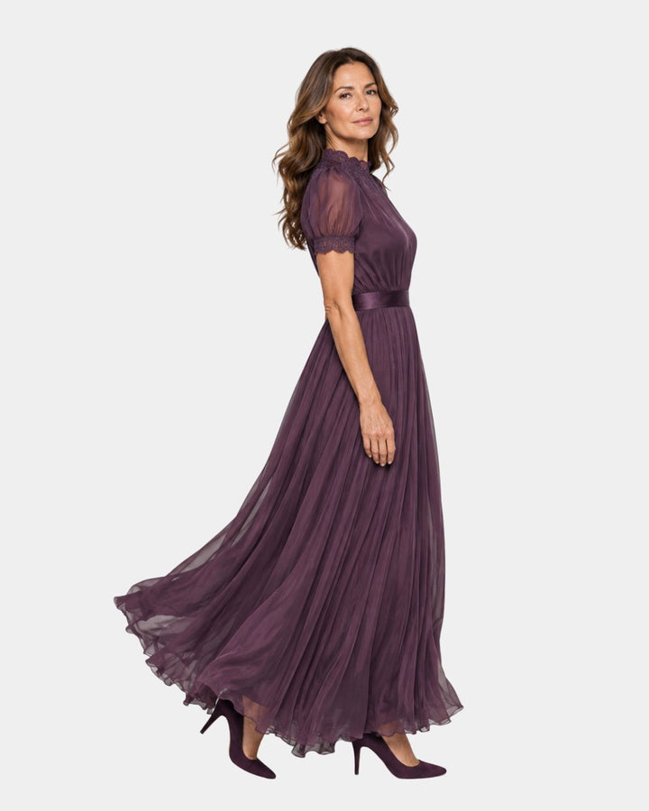 Tiphaine | Dress with a neckline and chiffon lace finishes