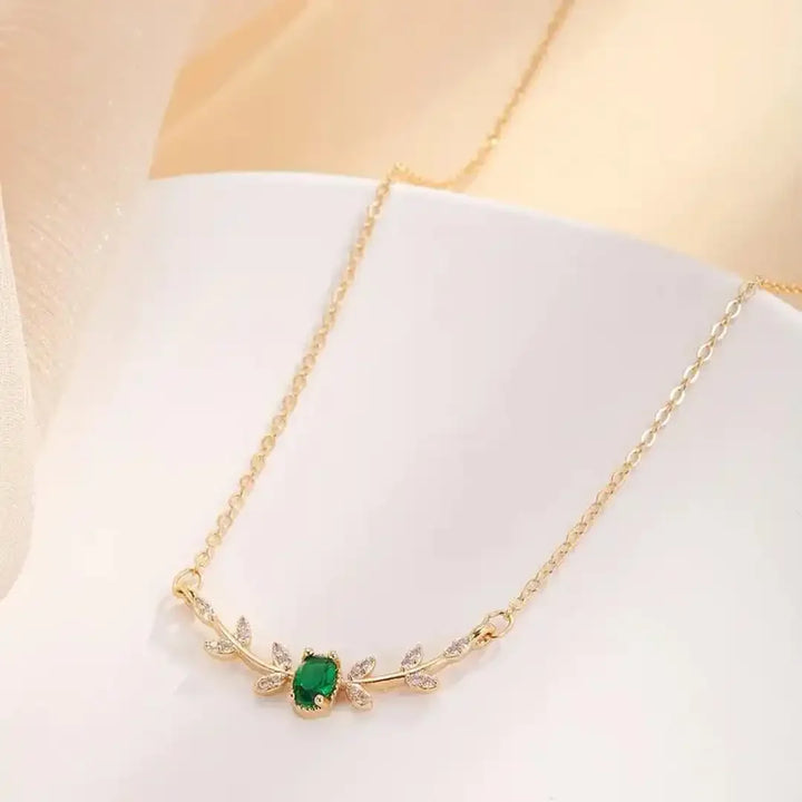 Maëlle | Classic Marquise Emerald Leaf Pendant