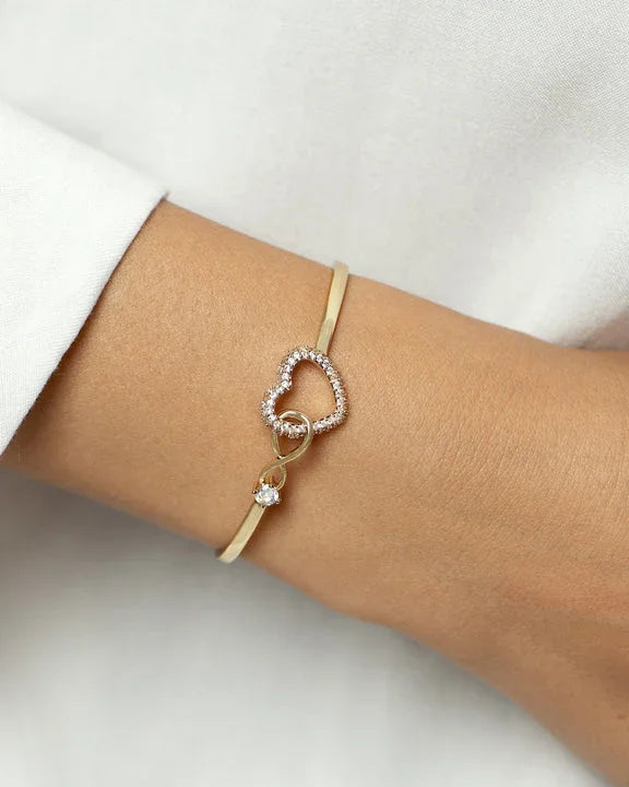 Aramburge | Infinity Heart Bracelet