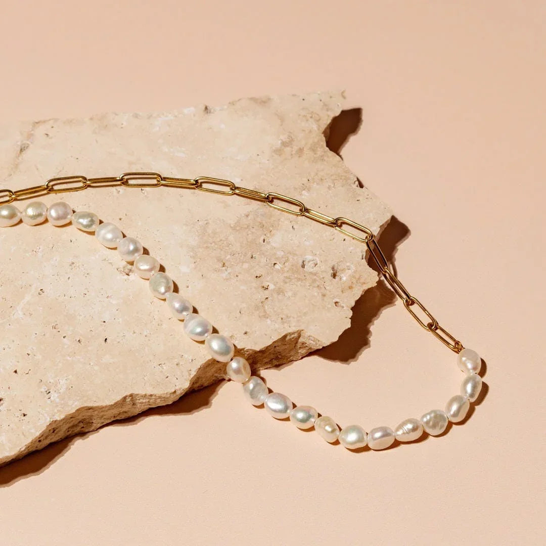 Coline | Gold and Pearl Necklace