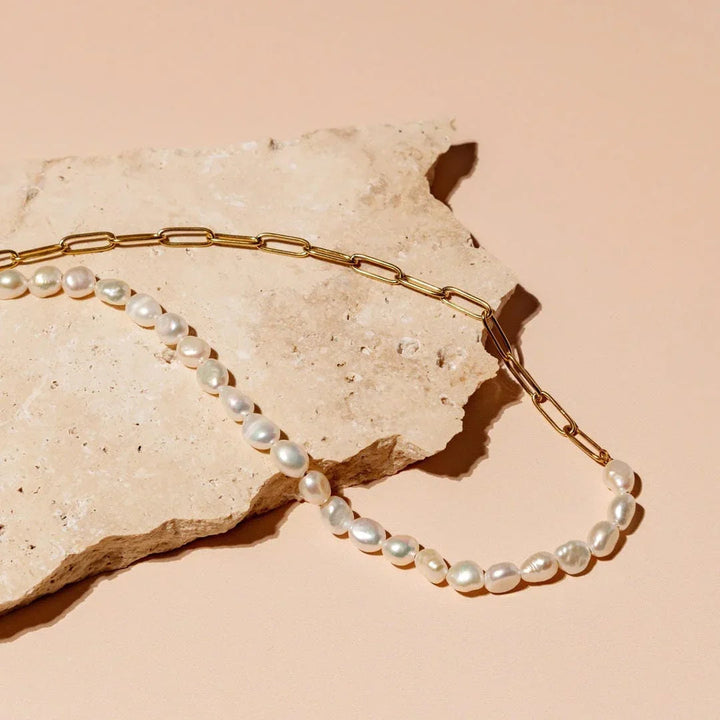 Coline | Gold and Pearl Necklace